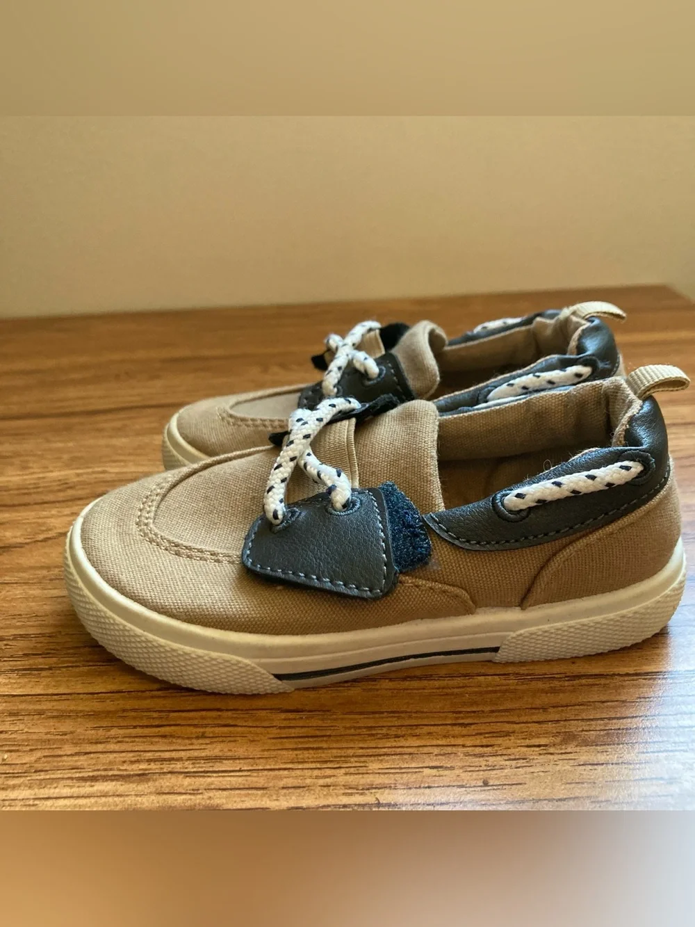 5/$15 Carter’s Tan & Navy Boat Shoes 7